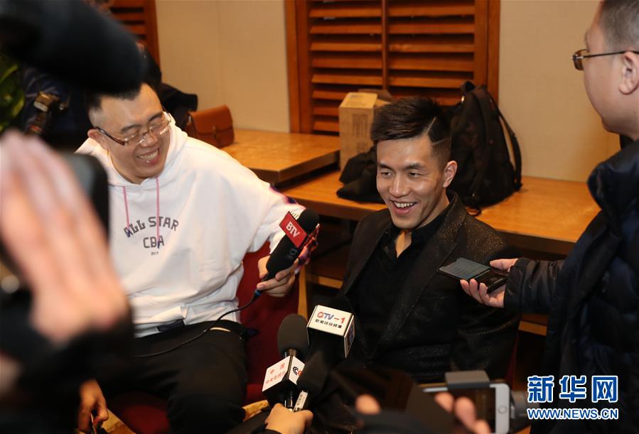于一体的难